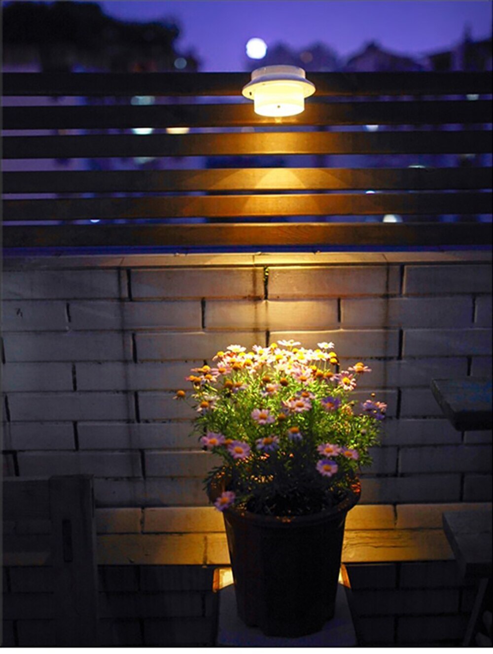 Outdoor PIR Motion Sensing Solar Light Fence IP44 Waterproof Night Light For Garden Decoration Gate Fence Wall Courtyard Cottage